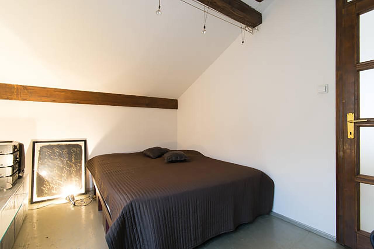 Old Town Apartment *